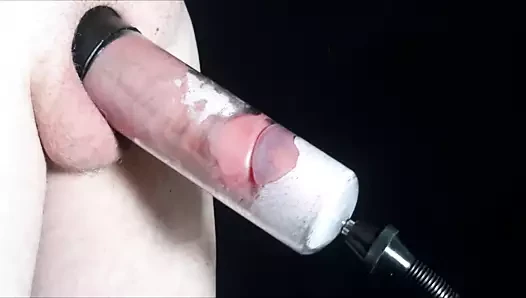 Penis pompamla oynuyorum ve...