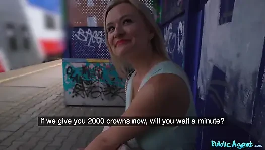 Public Agent - büyük memeli sarışın Lily Joy tren istasyonunun arkasında sikiliyor