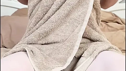 Kız arkadaşının sıkı göğüsleriyle seni azdırmasını izle