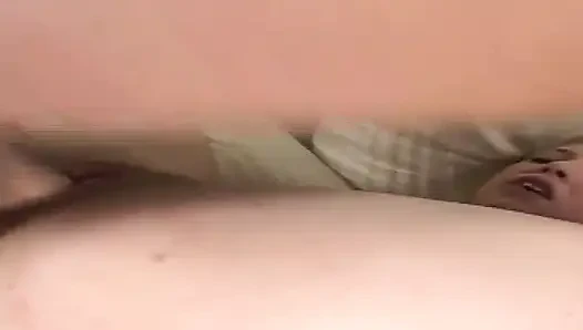 Örgülü sarışın hatun sert büyük zenci yarağı sikişinin tadını çıkarıyor