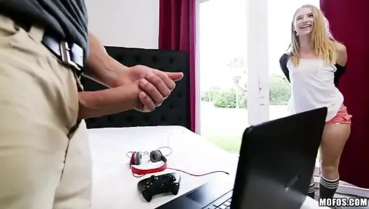 Beni kırmayın - Jayden Black bir ton video oyunu oynuyor ve bir kontrolcüyle aynı anda büyük yarakla başa çıkıyor