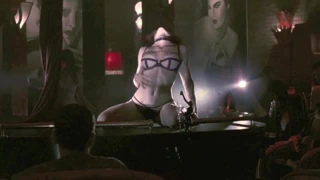 Beni zengin yap (film derlemesindeki striptizciler)