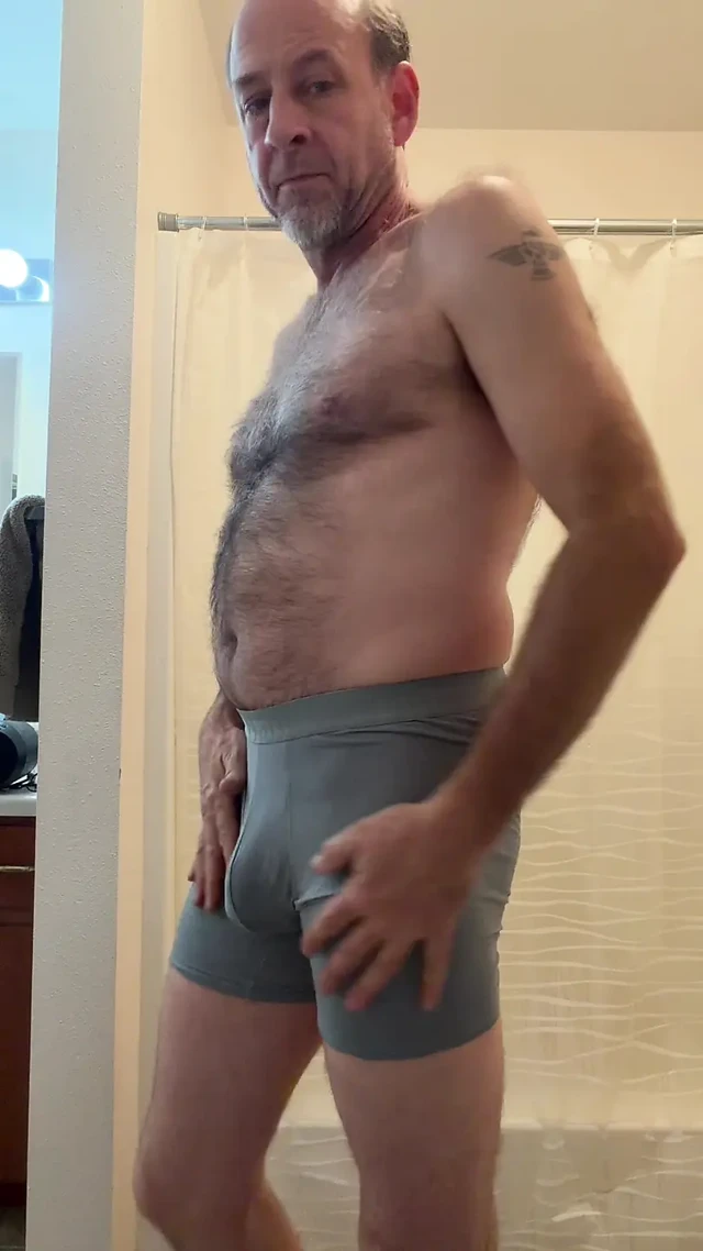 Doğal olarak özgürce egzersiz sonrası duşumdan önce dikkati dağılıyor