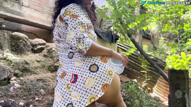 Kocam bana yarak vermek istemediği için bahçıvanı sikiyorum