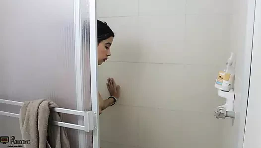 Üvey kardeşimi bana zengin ve lezzetli kıçını vermesi karşılığında kaydediyorum - ispanyolca porno