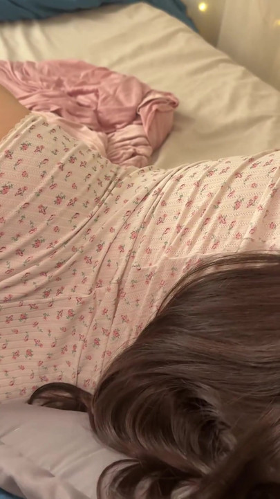 Stepdad asks his stepdaughter to share the bed and they end up having hot sex | Clip 1
