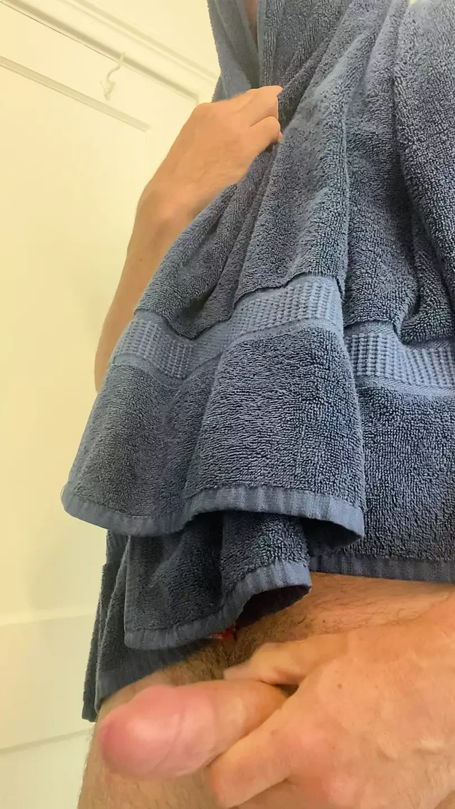 Taşaklarımı boşaltıyor - büyük boşalma