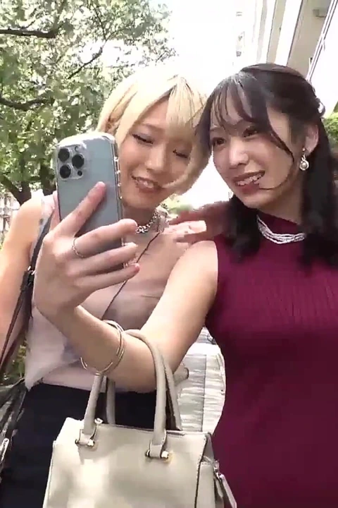 Büyük götlü kız gogo teslimatı! Büyük götlü pres kazıkla sürüş dölleme seni sikeceğim. Bölüm 1