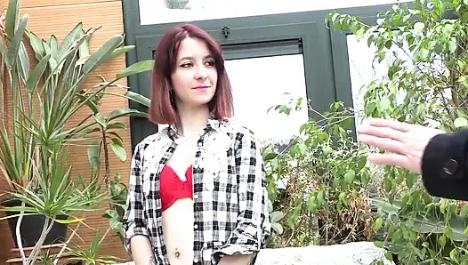 Fransız tatlı kız bahçede sert sikiliyor 6666 3