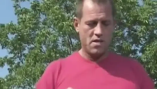 Avrupalı genç kız kapıdan dışarı sikişiyor