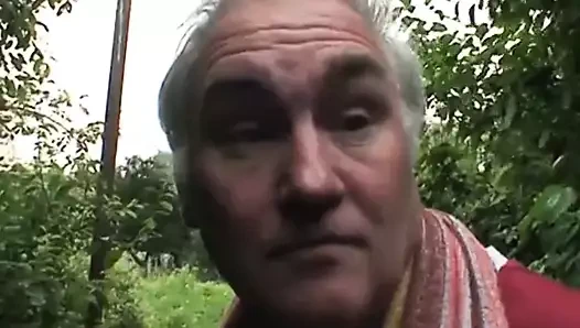 yaşlı adam - genç kız