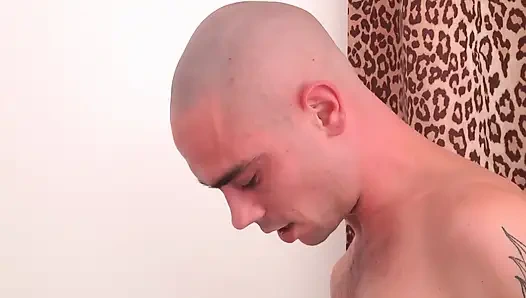 Sandy'nin Ufacık Oyuncu Seçmeleri Vahşi Kanepede Sikiş Seansı