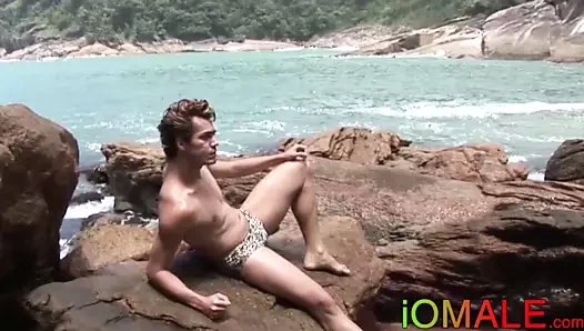 Hardcore latino jock creampied sonra eyersiz üzerinde the plaj