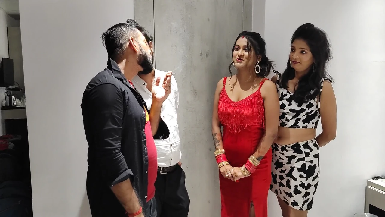 दो जोड़े ने चार लोगों की चुदाई की और शानदार स्विंगर सत्र किया