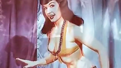 Vintage: betty page ve lucy kraven poz ve güreş