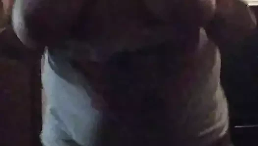 Zıplayan onu göğüsleri