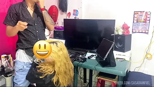 O alet ağzında ne kadar lezzetli görünüyorsun aşkım