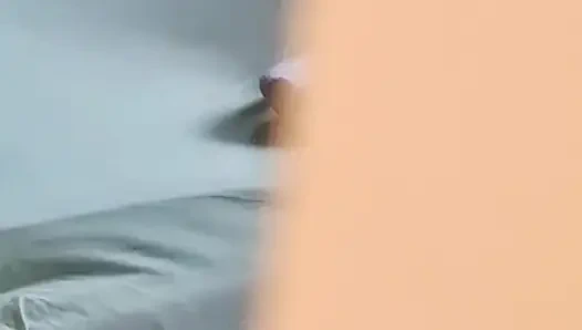 18 yaşındaki komşu beni mastürbasyon yaparken yakaladı - sonra evli amımı çiğ yetiştirdi