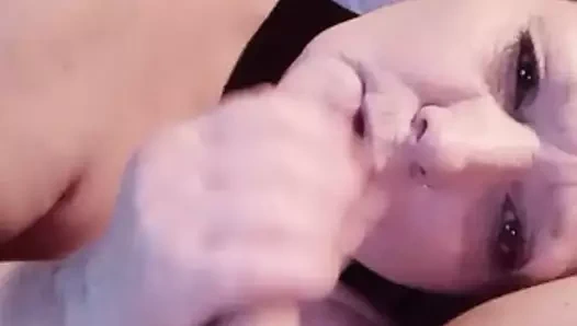 Kırmızı şaplak ormancının horoz sabah erken!