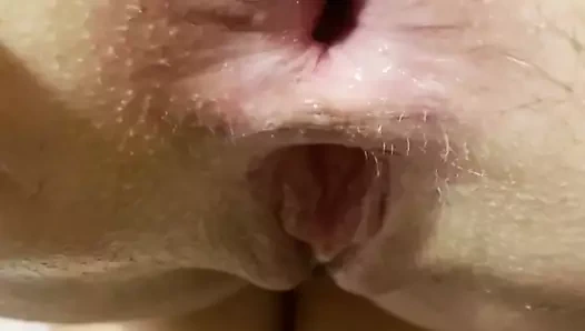 Kıçımda tükürük ve sıcak cum attı