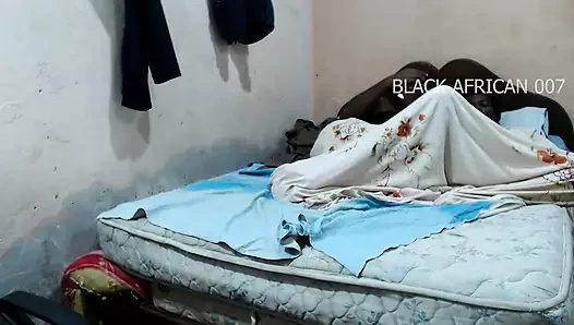 Çok azgın olduğum için en iyi arkadaşımla seks bikinimi bir kenara koyuyorum (bölüm 1)