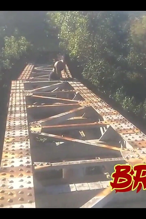 Bombomd4 köprüde sikişmek istedi... Muhafızlar Geldi!! Full N Xvideos Red izle