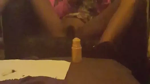 fahişe gösteren KEDİ