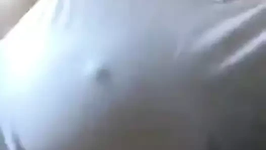 Dayna büyük göğüslerini sallıyor - kötücamster.com