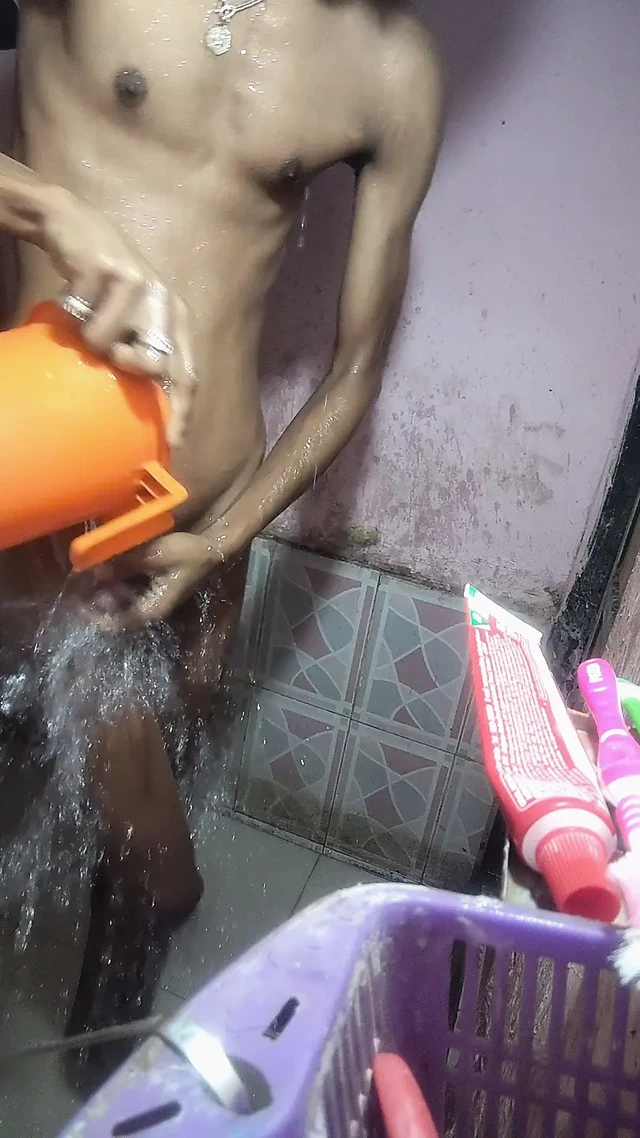 Banyo beni nahte zaman mastürbasyonu