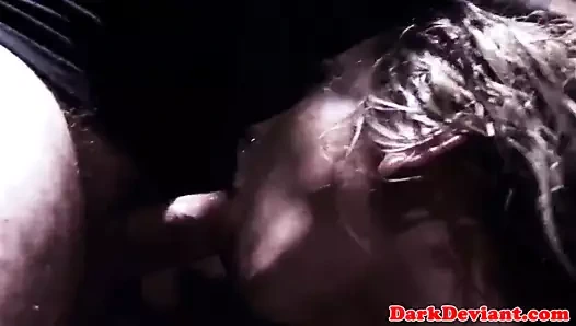 kafesli sexslave aşağılanmış ve boğazlı