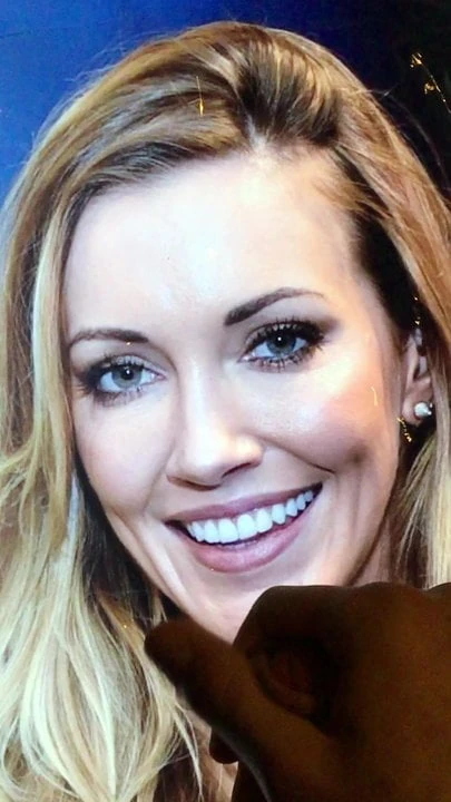 Katie cassidy boşalmak haraç #1