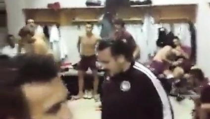 Proodeutikh Yunan futbol takımı - soyunma odalarında çıplak