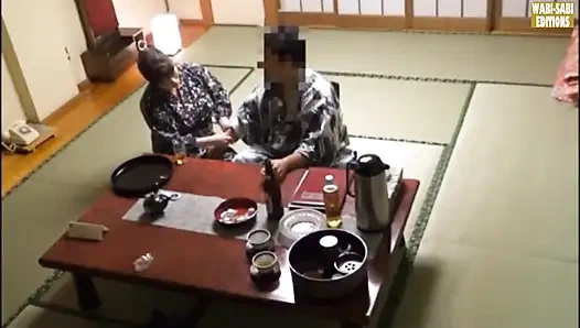 Kapanış saatinden sonra baştan çıkarma: bir spa çalışanı özel oda seansı sırasında filme alındı - sahne 2