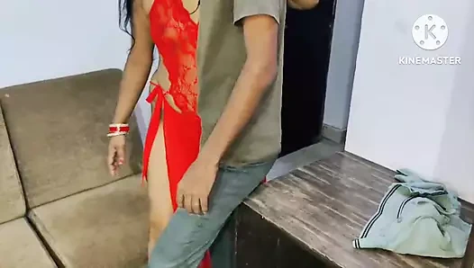 Arkadaşımın kız kardeşini otele götürdüm ve kız arkadaşım ve arkadaşım için de aldım.