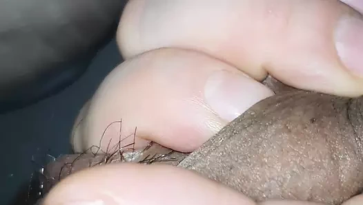 Üvey anne üvey oğlunun sikini eline aldı