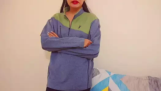 Hintli kız arkadaşı, erkek arkadaşının arkadaşını baştan çıkardıktan sonra erkek arkadaşını aldatıyor ve Hintçe sesli sesli sekste Noel'i sikiyor