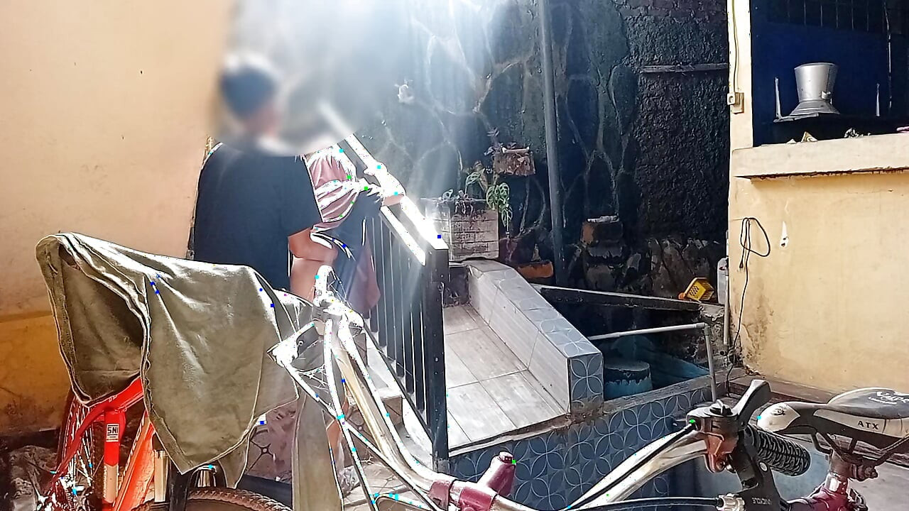 Üvey erkek arkadaşı çok heyecanlıydı