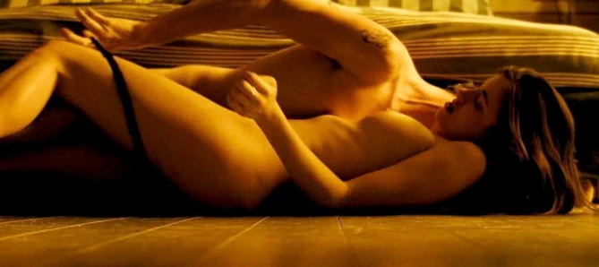 Fransız ünlü camille claris çıplak seks sahneleri