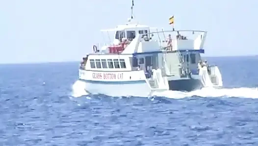 Döl yiyen üvey kız kardeş tatilde üvey kardeşini memnun ediyor