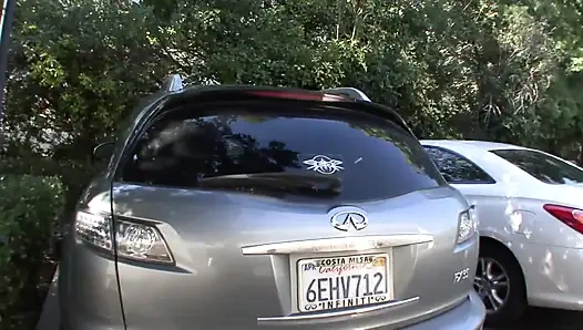 Güzel ıslak döl kovası orta yaşlı seksi kadın majestic prick pole için geniş açık bekliyor