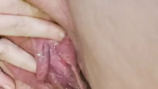 Amcığım çok ıslanıyor