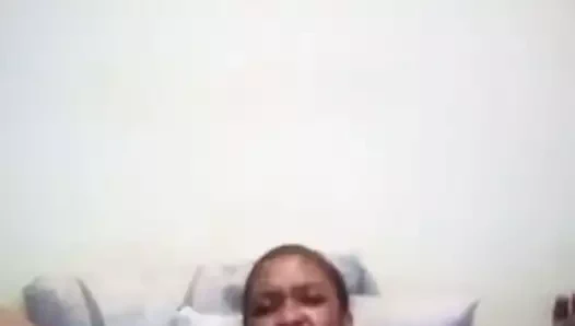 Afrikalı kız arkadaşım beni özlüyor