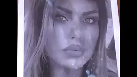 Tijana  Stajsic svrsavanje na sliku