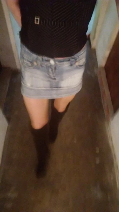 Mini Rock mit Stiefel