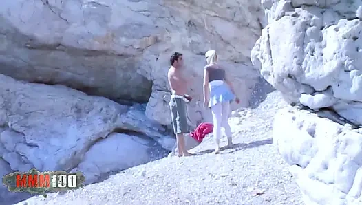 Betty Davis: çarpıcı İspanyol orta yaşlı seksi kadın Betty Davis ile plajda sikişiyor