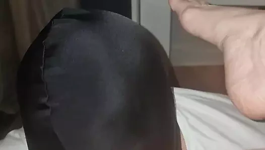 Göt yalama - onu götünden yalıyorum ve bu onu çok tahrik ediyor