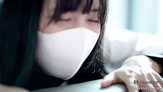 Büyük kıçlı Japon öğrenci arkadan vurmak için baştan çıkarmak !