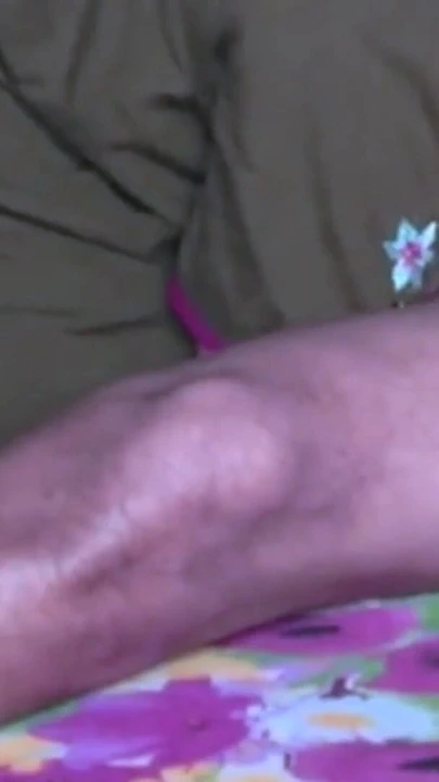 "Hintli yenge bana ateşli bir sakso çekiyor"