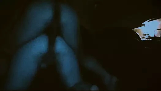 Bazı kankalar tombul kızların amında bir deliyi yakalıyor.