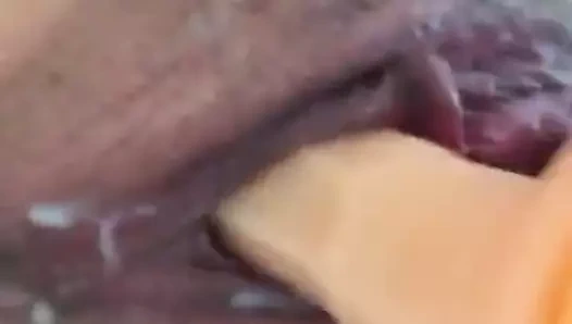 Benim kremsi ıslak kedi ve orgazm